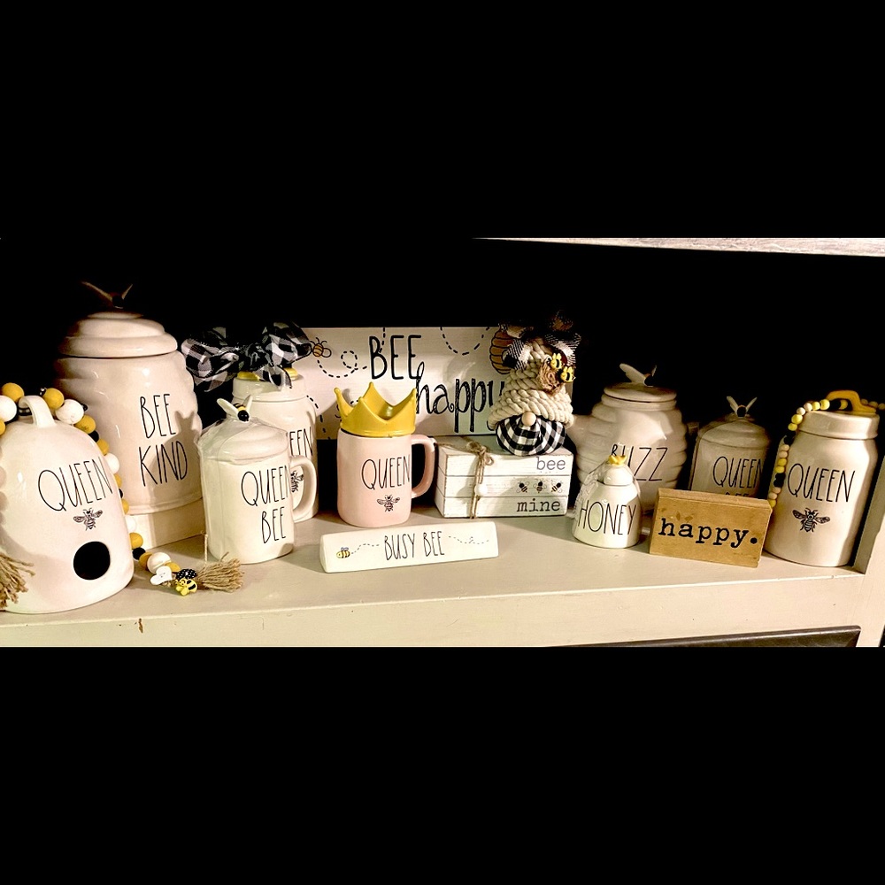 13 piece Rae Dunn Bee collection